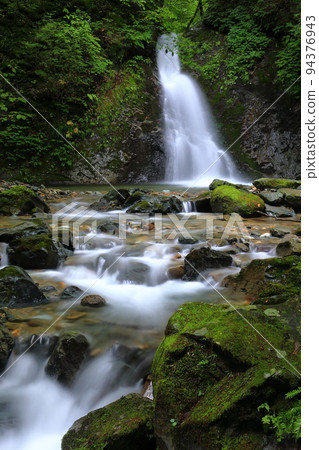 Shiobara Higashiyama National Forest, Nasushiobara City, Tochigi Prefecture Fukyo Falls on the way to Ryuka Falls, one of the 10 famous waterfalls of Shiobara 94376943