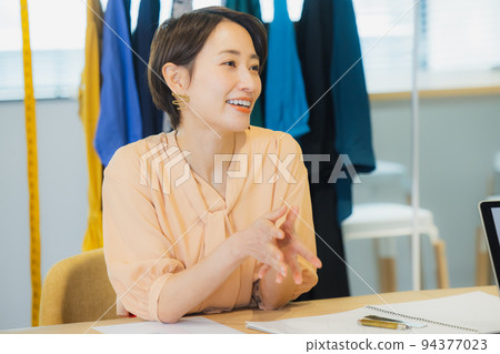 服裝設計公司 服裝設計公司 94377023