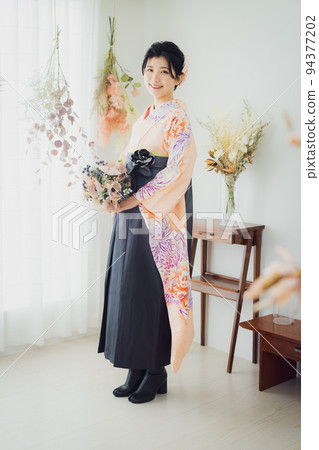 粉色風衣袴畢業典禮 94377202