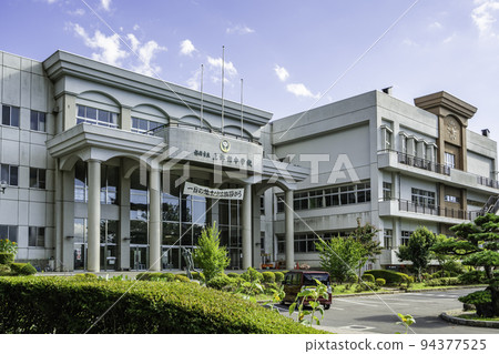 Suwa Municipal Kamisuwa Junior High School, Suwa City, Nagano Prefecture 94377525