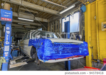 Restoration of Old Cars: Famous Cars of the Year 94378418