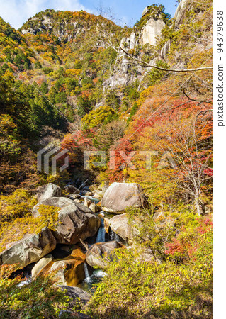 日本第一的華麗峽谷、山梨甲府的秋景、紅葉昇仙峽、角園和夢松島 日本第一的華麗峽谷、山梨甲府的秋景、紅葉昇仙峽、角園和夢松島 94379638