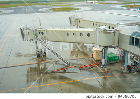 Boarding bridge passenger boarding bridge (New Chitose Airport) Boarding bridge passenger boarding bridge (New Chitose Airport) 94380703