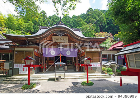福岡縣笹栗町的第 43 座寺廟。 福岡縣笹栗町的第 43 座寺廟。 94380999