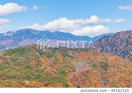 日本最美麗的山谷，山梨甲府的秋景，昇仙峽的紅葉，索道頂部的景色 94382320