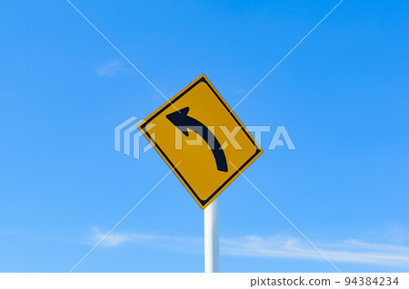 [交通標誌]左轉警告標誌 94384234