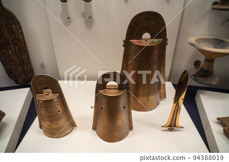 Shimane Prefectural Museum of Ancient Izumo History Bronze ware, bronze taku, bronze sword restoration model that reproduces the brilliance of 2000 years ago (Izumo City, Shimane Prefecture) 94388019