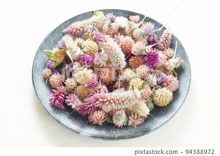 乾粉紅色的花朵 乾粉紅色的花朵 94388972