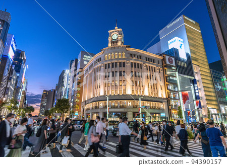 日本東京市容8周世界最高死亡人數5周世界第二高。電暈災難前銀座的人群= 9月16日 94390157