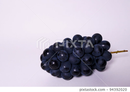 Black seedless tufts filled with grains Indoor shot 94392020