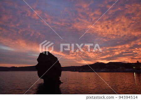 Shoot the scenery of Heshiiwa rock and sunrise in Esashi town, Hokkaido in early autumn Shoot the scenery of Heshiiwa rock and sunrise in Esashi town, Hokkaido in early autumn 94394514
