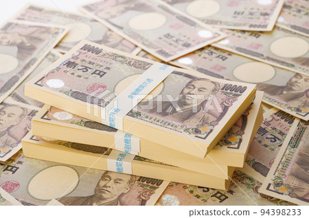 A lot of 10,000 yen bills 94398233