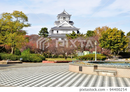 Nagahama City, Shiga Prefecture Autumn leaves at Yutaka Park Fountain Square and Nagahama Castle Tower (Nagahama Castle Historical Museum) 94400254