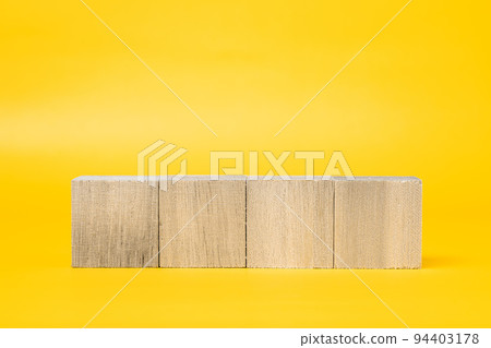 [Synthetic material] 4 wooden blocks and a yellow background for large posters 94403178