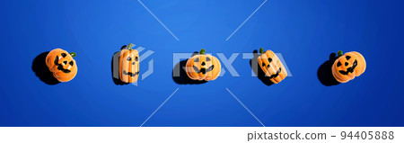 Miniature Halloween pumpkin ghosts Miniature Halloween pumpkin ghosts 94405888