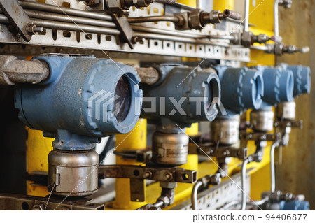 Pressure transmitter, and temperature transmitter for measurement and monitor data of oil and gas process Pressure transmitter, and temperature transmitter for measurement and monitor data of oil and gas process 94406877