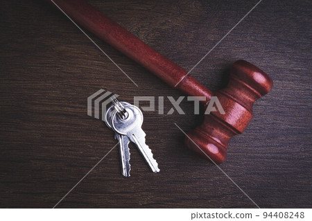 Arrest of house. Court decision on sale of house. Real estate auctions. Arrest of house. Court decision on sale of house. Real estate auctions. 94408248