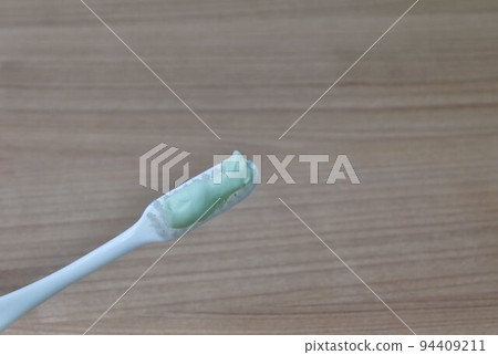 Toothbrushes with Herbal Toothpaste 94409211