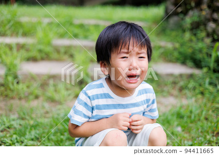 Crying boy Crying boy 94411665
