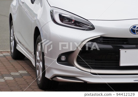 Car image Toyota 2nd generation Aqua front mask 94412129