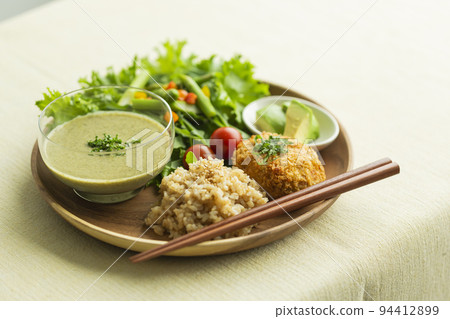 One plate dish brown rice vegetable One plate dish brown rice vegetable 94412899