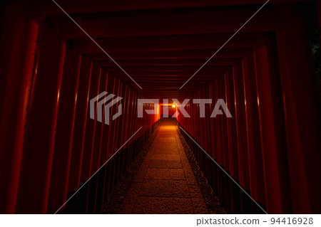 Fushimi Inari Taisha Shrine at midnight Thousand torii gates 94416928