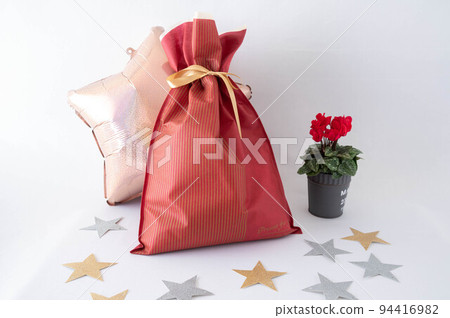 Wrapped gifts Wrapped gifts 94416982