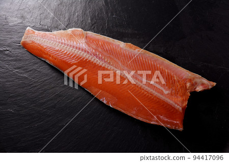 三文魚片半生 三文魚片半生 94417096