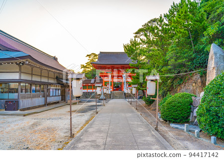 Hinomisaki Shrine Tower Gate (Izumo City, Shimane Prefecture) 94417142