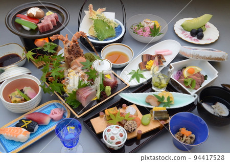 Luxurious gourmet banquet dishes such as lobster sashimi 94417528