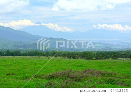 八岳牧場公園和富士山 八岳牧場公園和富士山 94418325