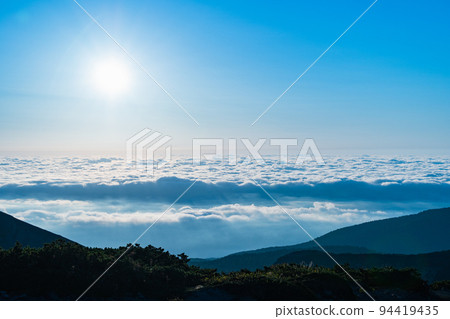 雲海中的陽光 雲海中的陽光 94419435