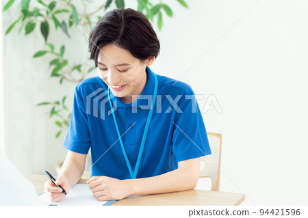 傾聽用戶的護理經理 94421596