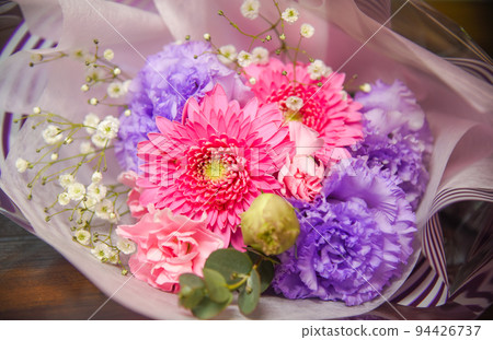 花束禮物粉色紫色 94426737