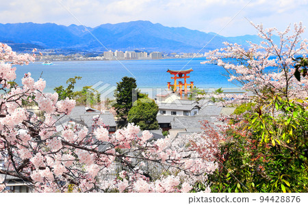 Aerial view on famous Floating Torii gate, Itsukushima Shrine, Miyajima island, Hiroshima prefecture, Japan 94428876