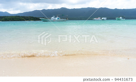 Kabira Bay in Ishigaki Island, Okinawa Prefecture 94431673