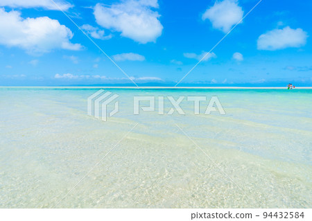 Breathtaking view of Kondoi Beach on Taketomi Island, Okinawa Prefecture 94432584