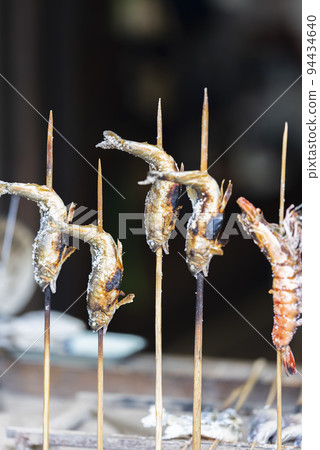 [垂直位置] 鹽烤山梅鱒魚 94434640