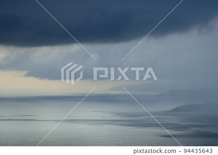 奄美大島 不穩定的秋空 94435643