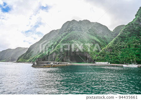 Dorawazawa漁港的八丈島海和山 Dorawazawa漁港的八丈島海和山 94435661