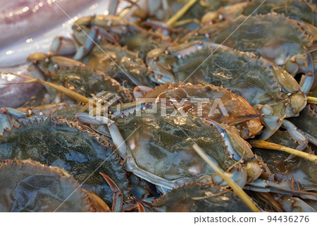 new york city chinatown fish market 94436276