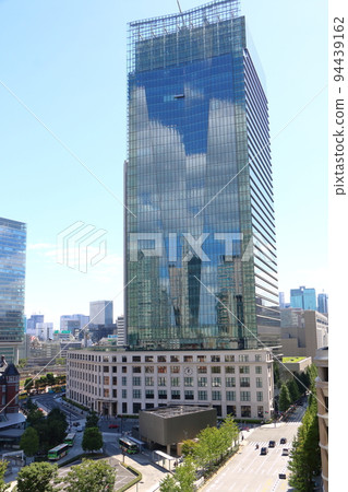 東京站丸之內出口和JP塔(舊東京中央郵局部分保留)東京中央郵局東京千代田區丸之內 東京站丸之內出口和JP塔(舊東京中央郵局部分保留)東京中央郵局東京千代田區丸之內 94439162