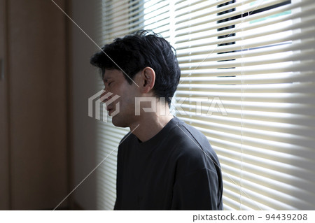 一個飽受疲勞折磨的人 94439208