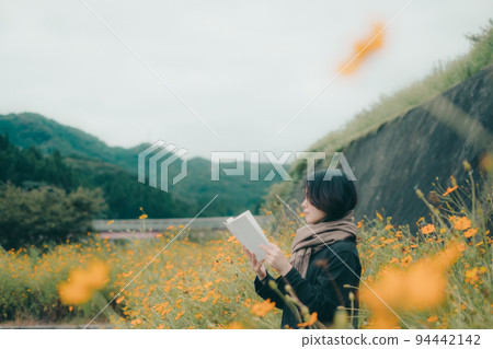 Flowers and women 94442142