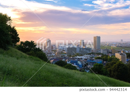 Tama City, Tokyo Seiseki Sakuragaoka, Sakuragaoka Park at dusk, Yuuhi no Oka 94442314