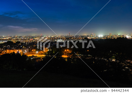 多摩市，東京 Seiseki Sakuragaoka，Sakuragaoka Park，從 Yuuhi no Oka 的夜景 94442344