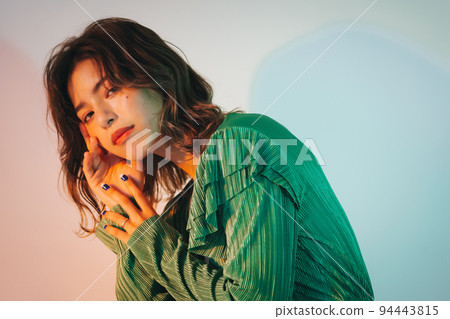 髮型 美容 時尚 94443815