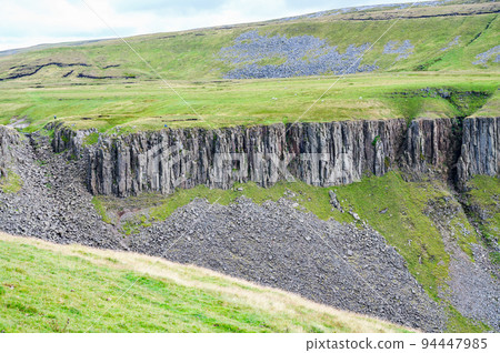 High cup Nick, U shaped valley in North Pennines 94447985