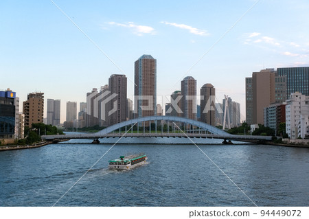 Eitai Bridge and high-rise condominiums over Sumida River, Tokyo Eitai Bridge and high-rise condominiums over Sumida River, Tokyo 94449072