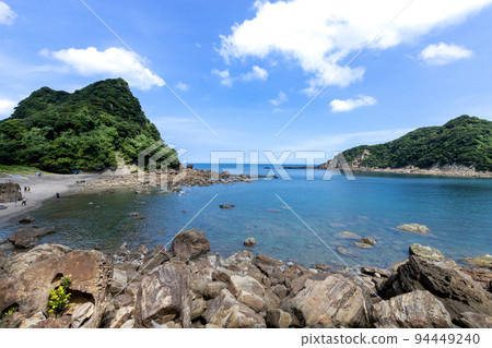 日南海岸Meotura的Copper Island南側的大浦灣，岩石區和沙灘都屬於您自己的海灘 94449240